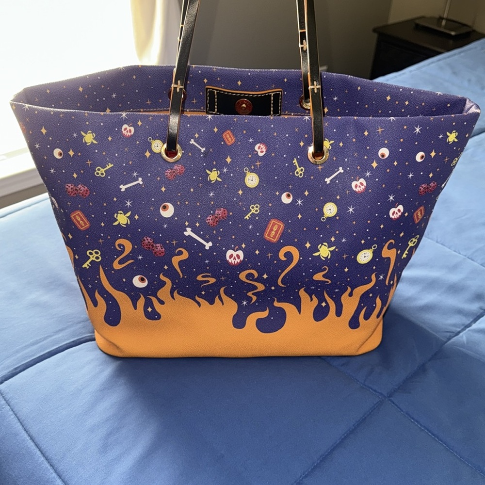RARE Disney Dooney & Bourke Hocus Pocus Shoulder Tote Bag!! - Picture 7 of 16